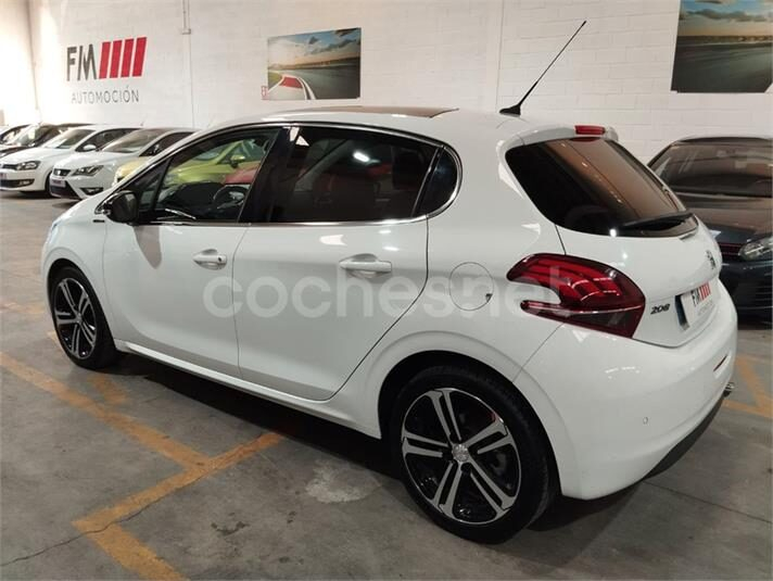 PEUGEOT 208 GTLine 1.2L PureTech 110CVSS