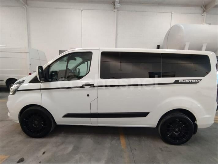 FORD Tourneo Custom 2.0 TDCI L2 Titanium Shuttle