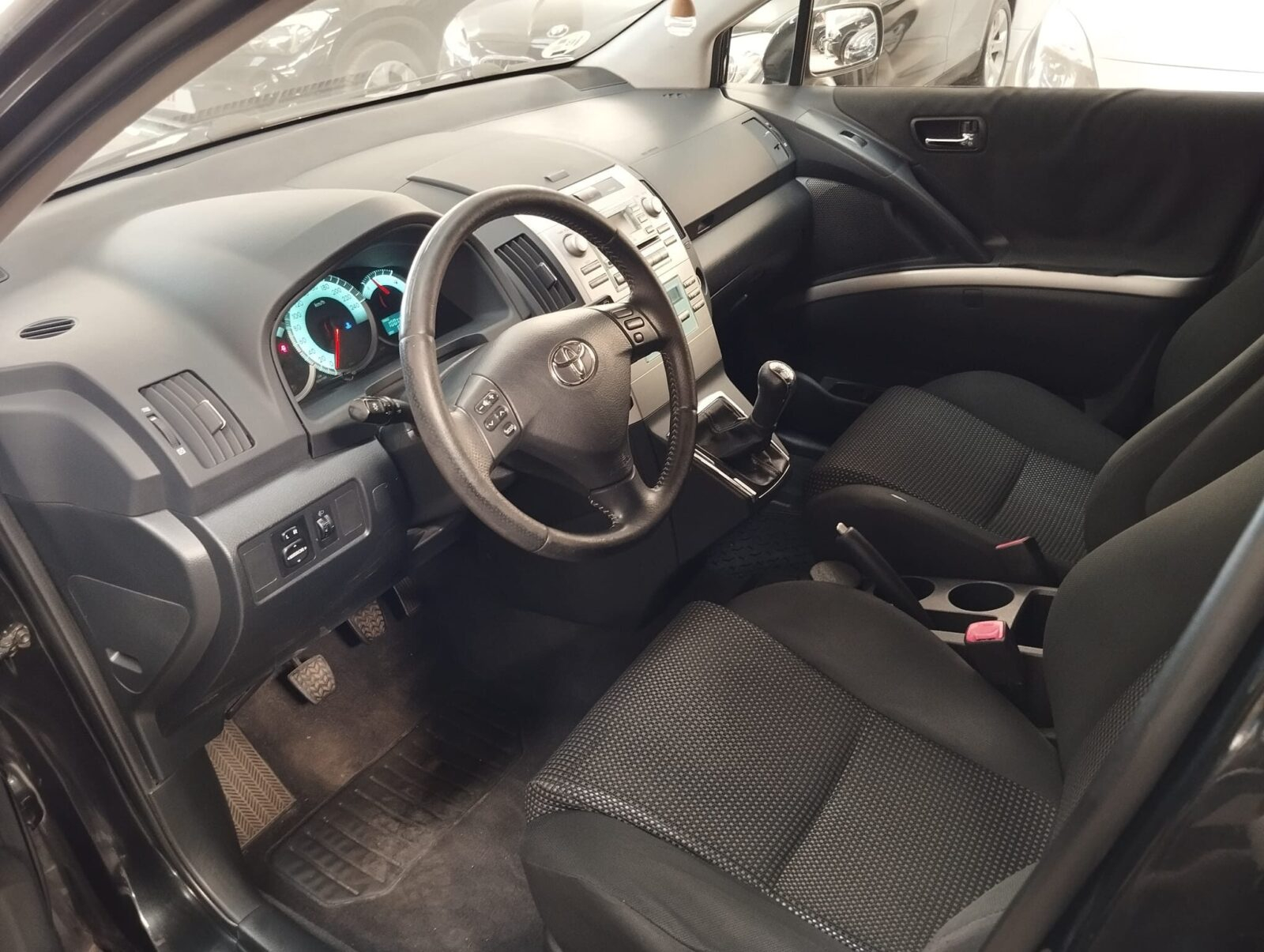 TOYOTA Corolla Verso 2.2 D4D Sport