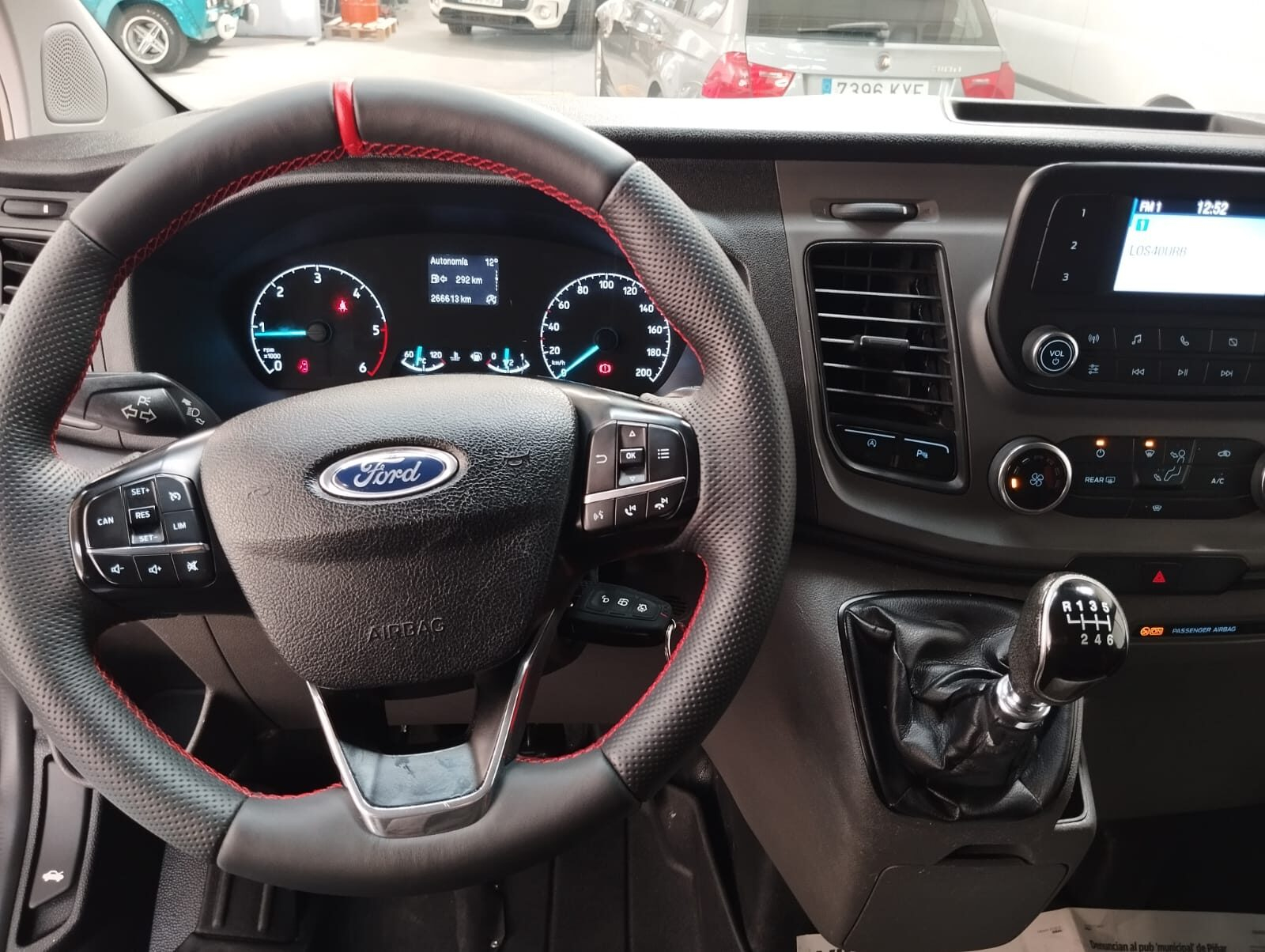 FORD Tourneo Custom 2.0 TDCI L2 Titanium Shuttle