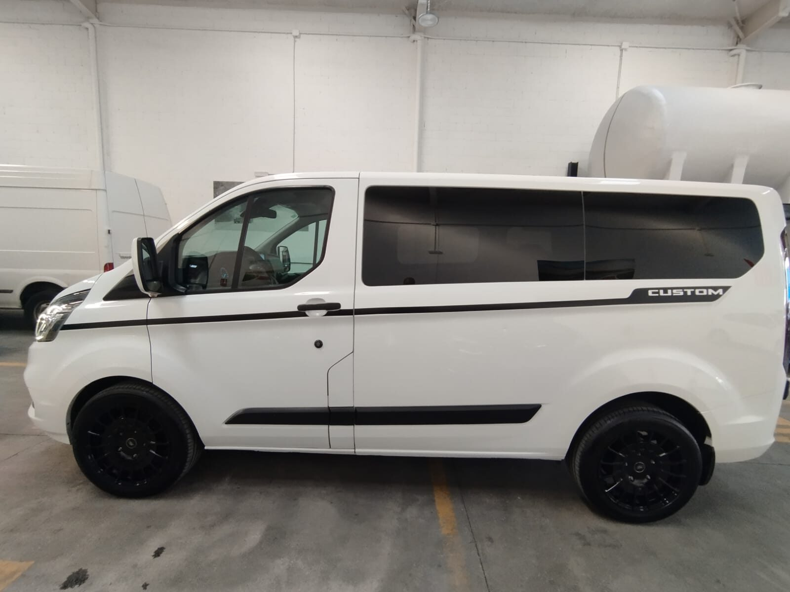 FORD Tourneo Custom 2.0 TDCI L2 Titanium Shuttle
