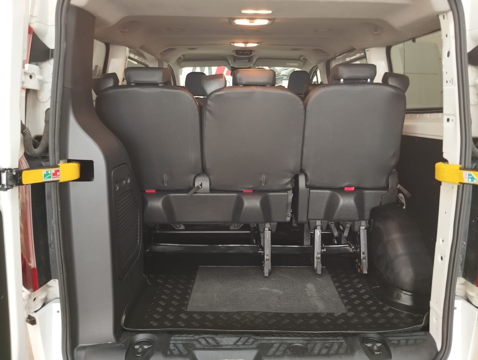 FORD Tourneo Custom 2.0 TDCI L2 Titanium Shuttle