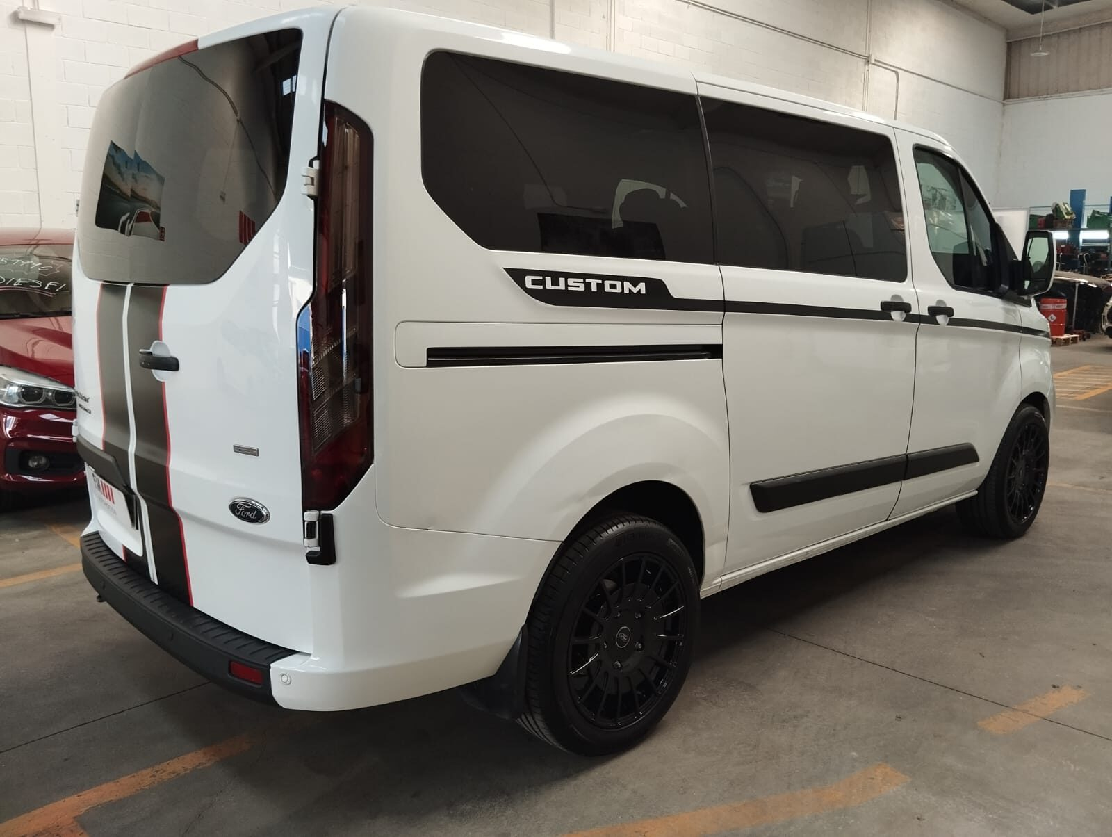 FORD Tourneo Custom 2.0 TDCI L2 Titanium Shuttle
