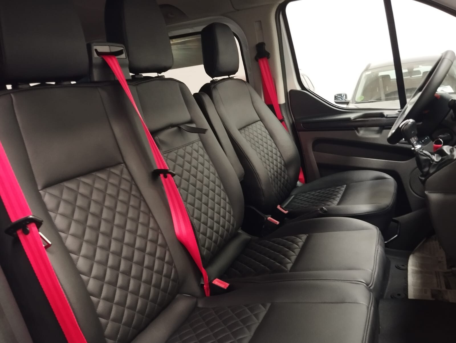 FORD Tourneo Custom 2.0 TDCI L2 Titanium Shuttle