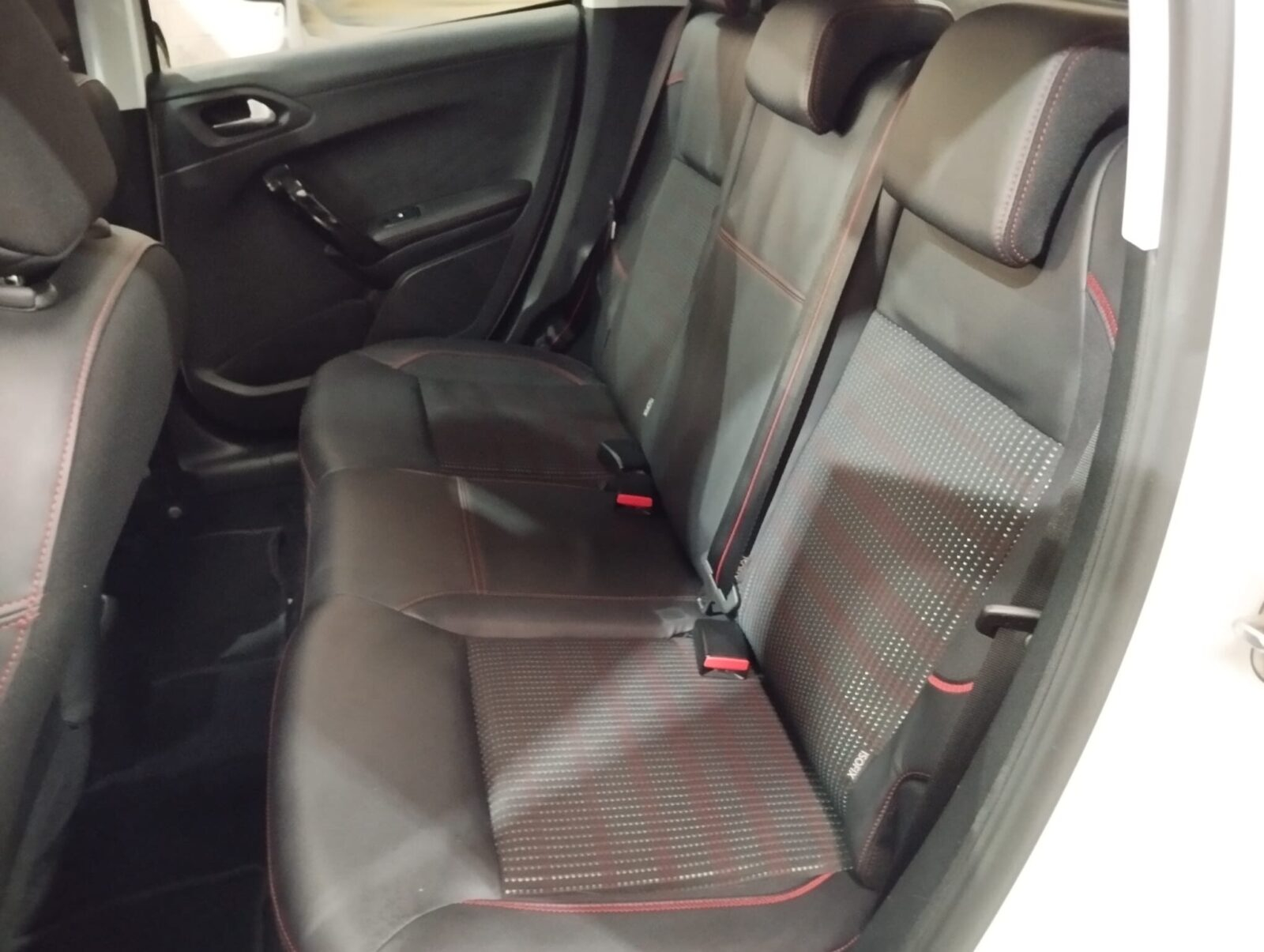 PEUGEOT 208 GTLine 1.2L PureTech 110CVSS