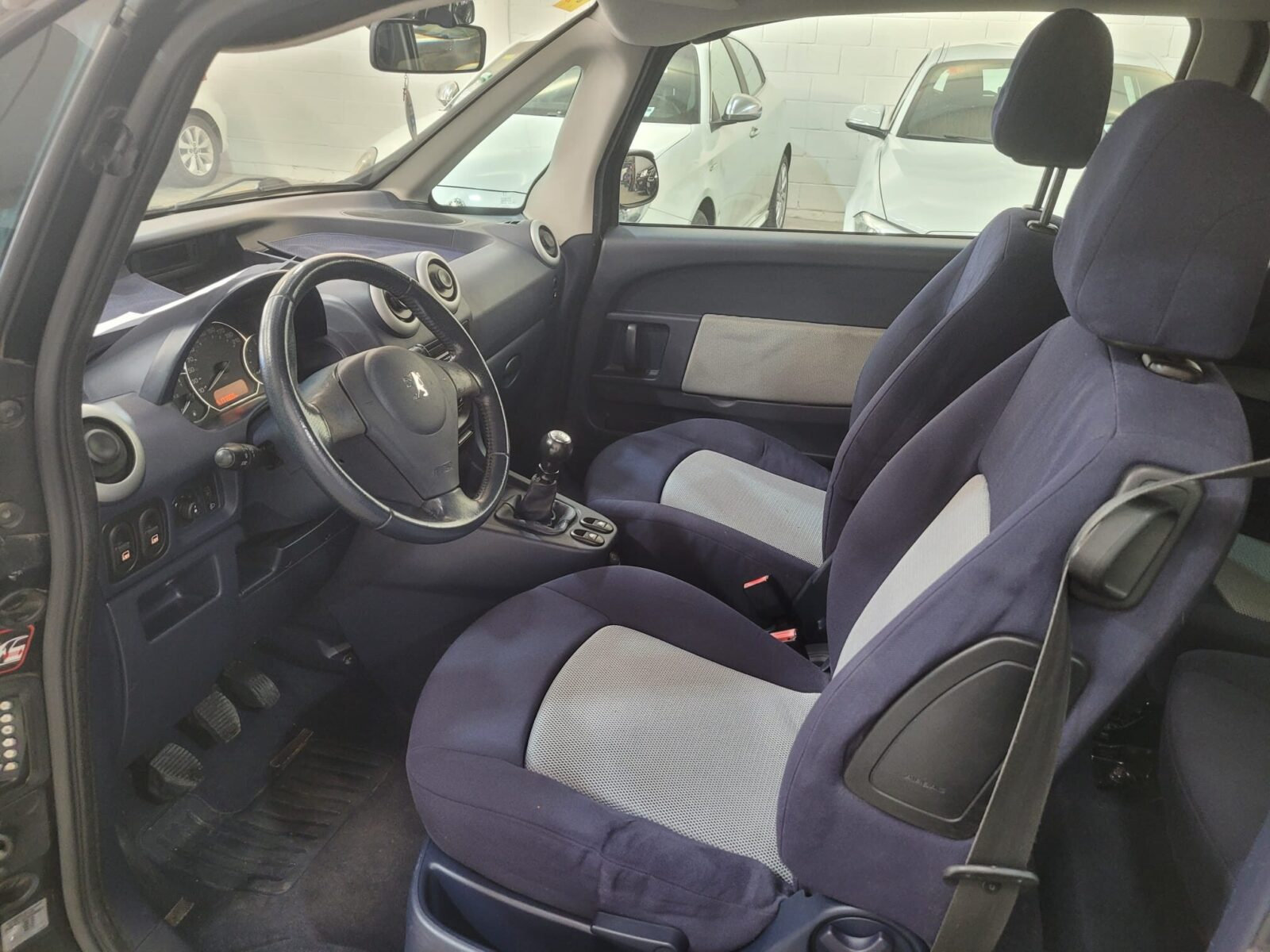 PEUGEOT 1007 1.4HDI Urban