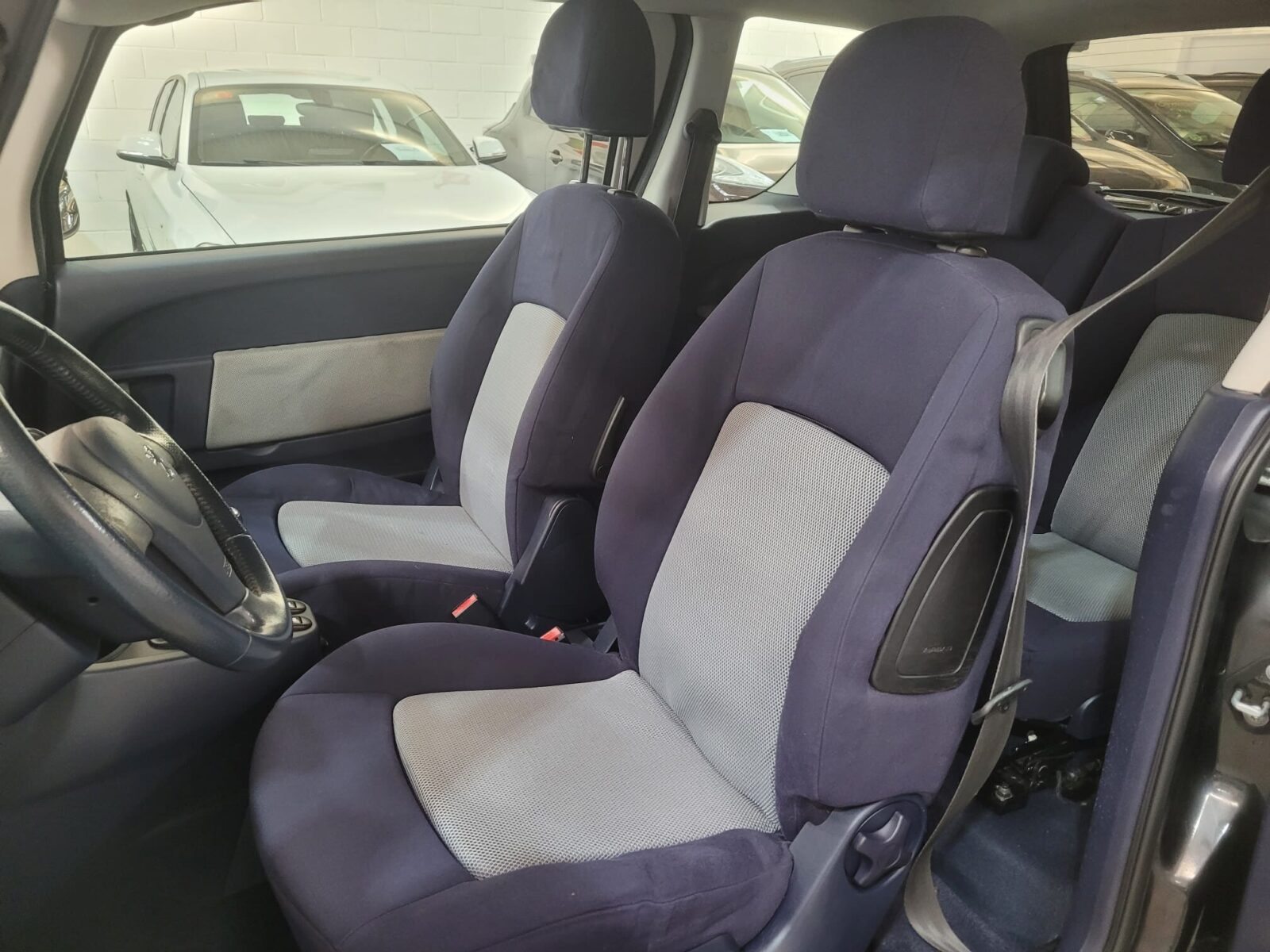PEUGEOT 1007 1.4HDI Urban