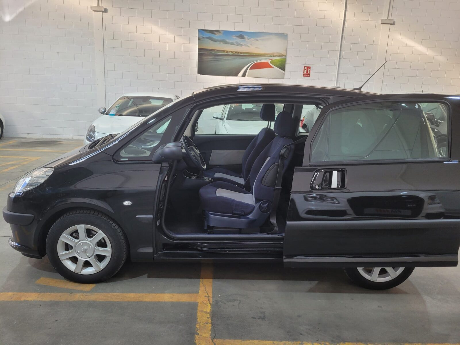 PEUGEOT 1007 1.4HDI Urban