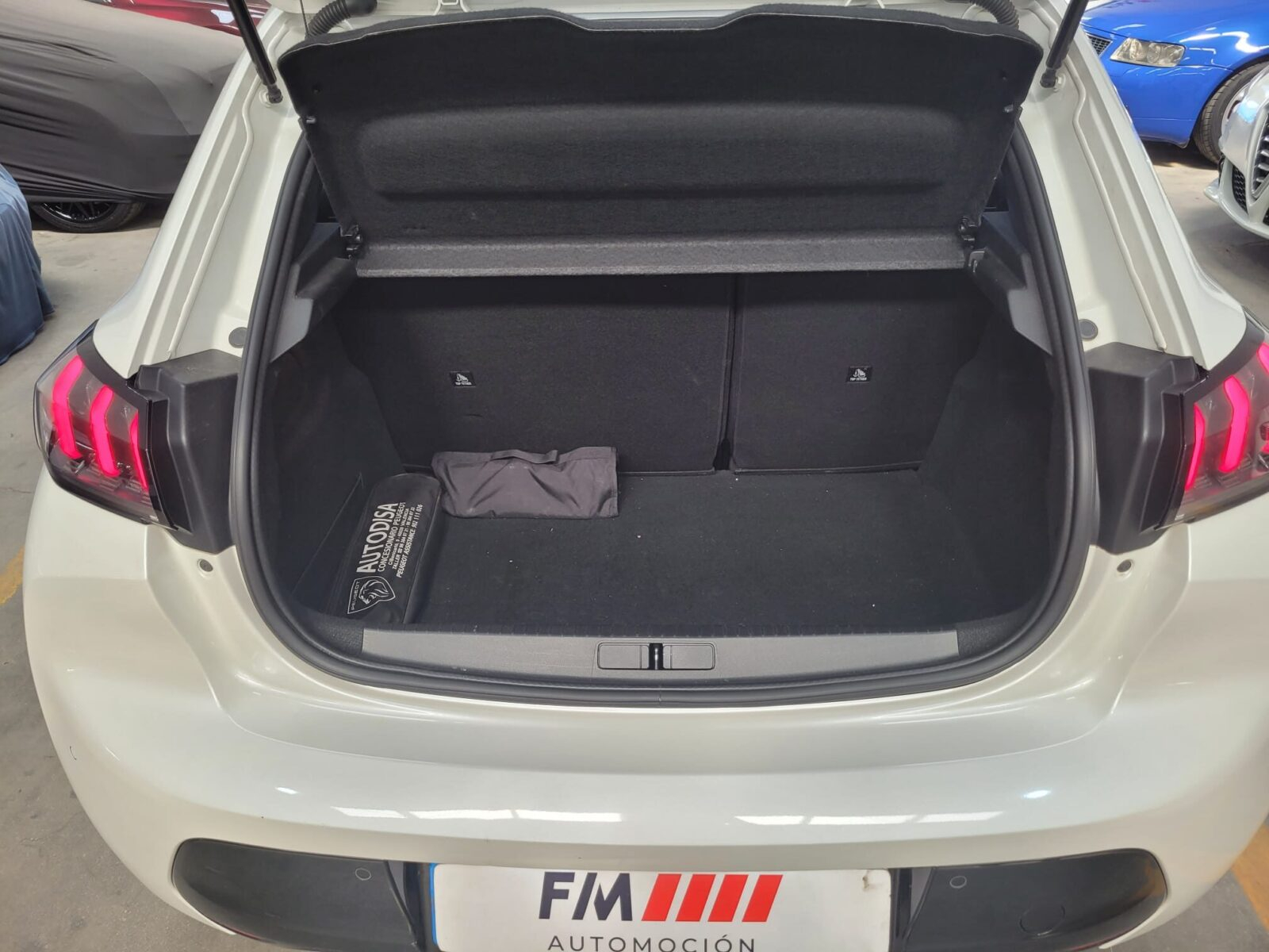 PEUGEOT 208 GT LINE