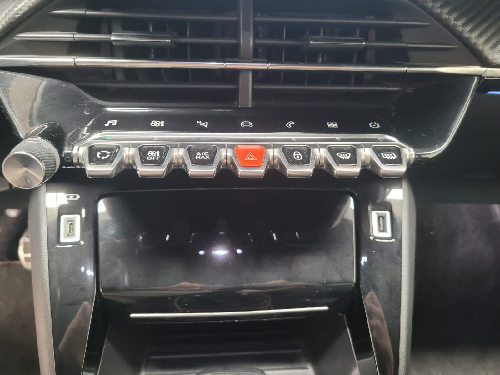 PEUGEOT 208 GT LINE