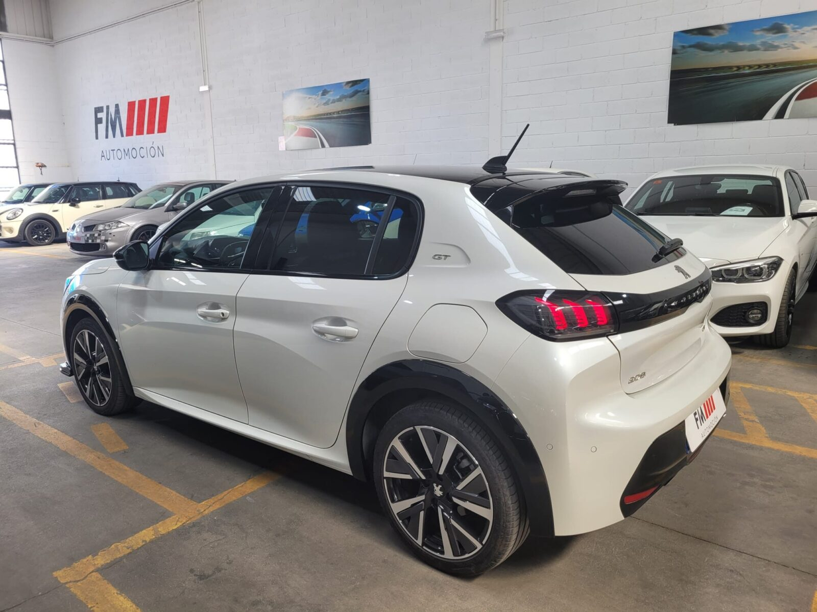 PEUGEOT 208 GT LINE