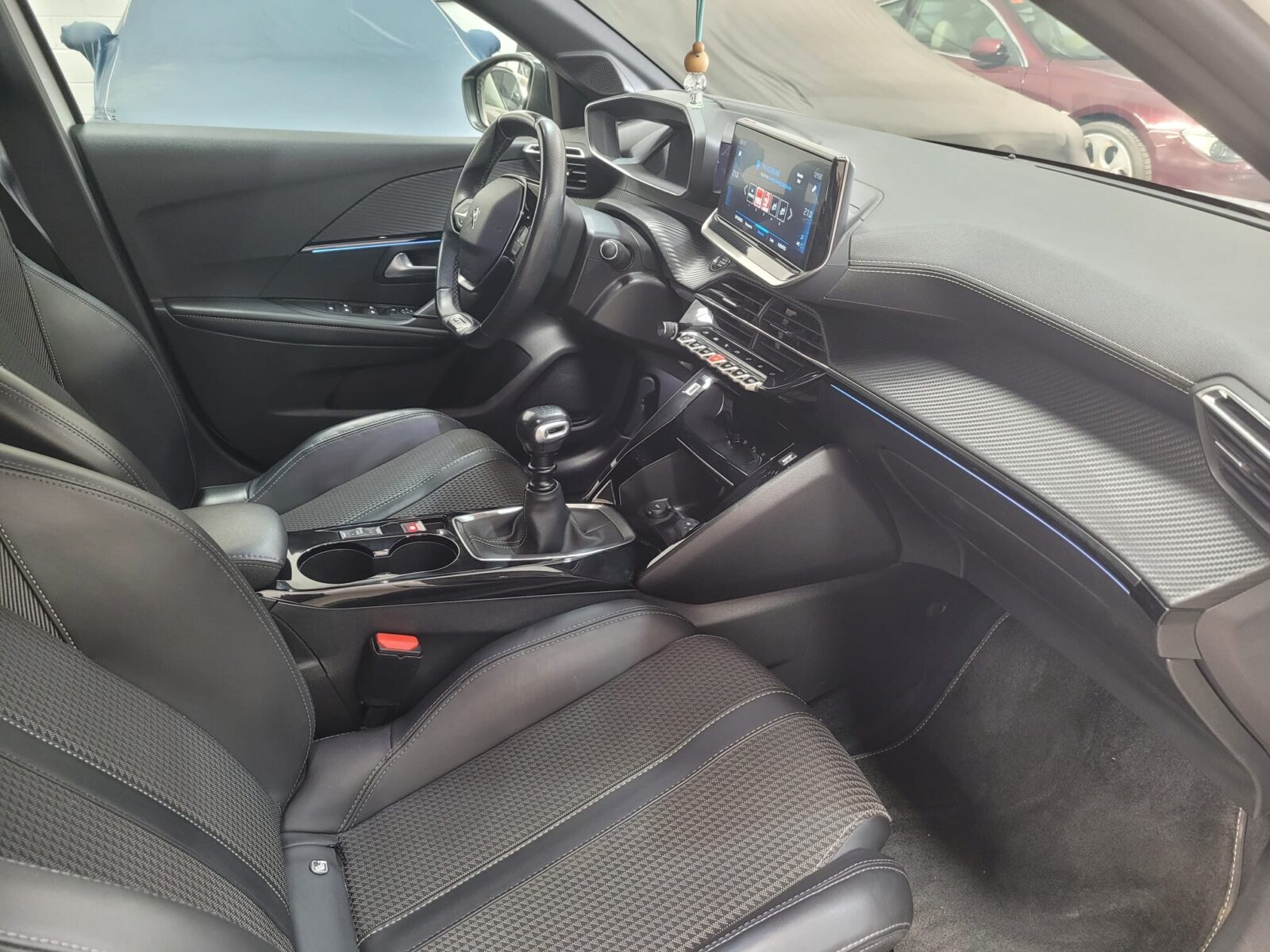 PEUGEOT 208 GT LINE