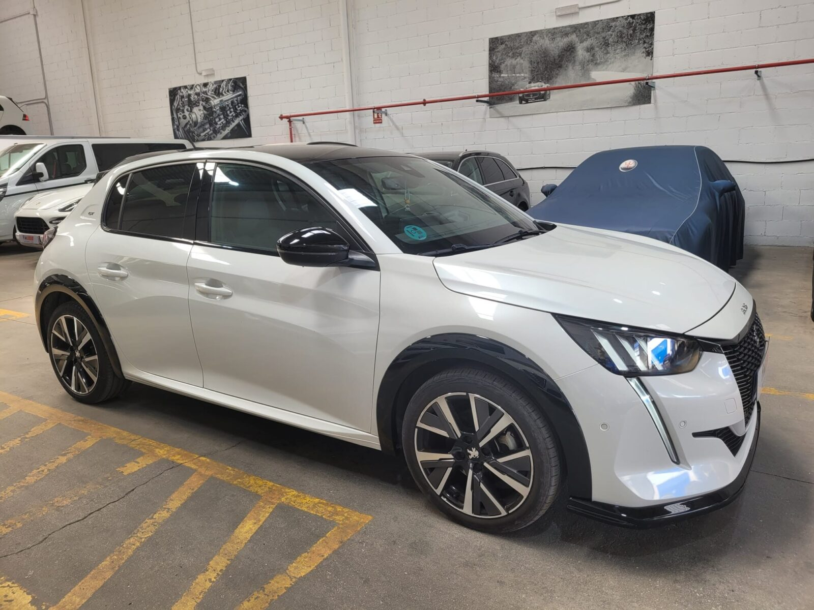 PEUGEOT 208 GT LINE