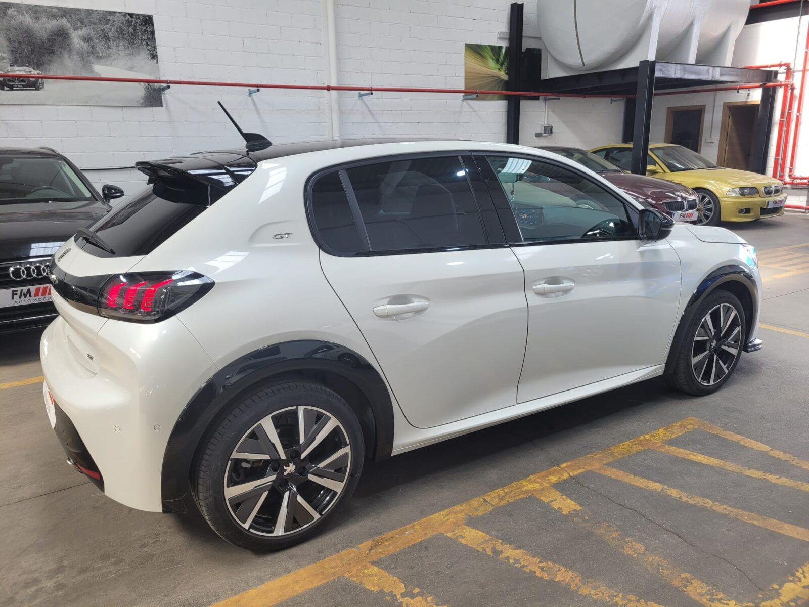 PEUGEOT 208 GT LINE