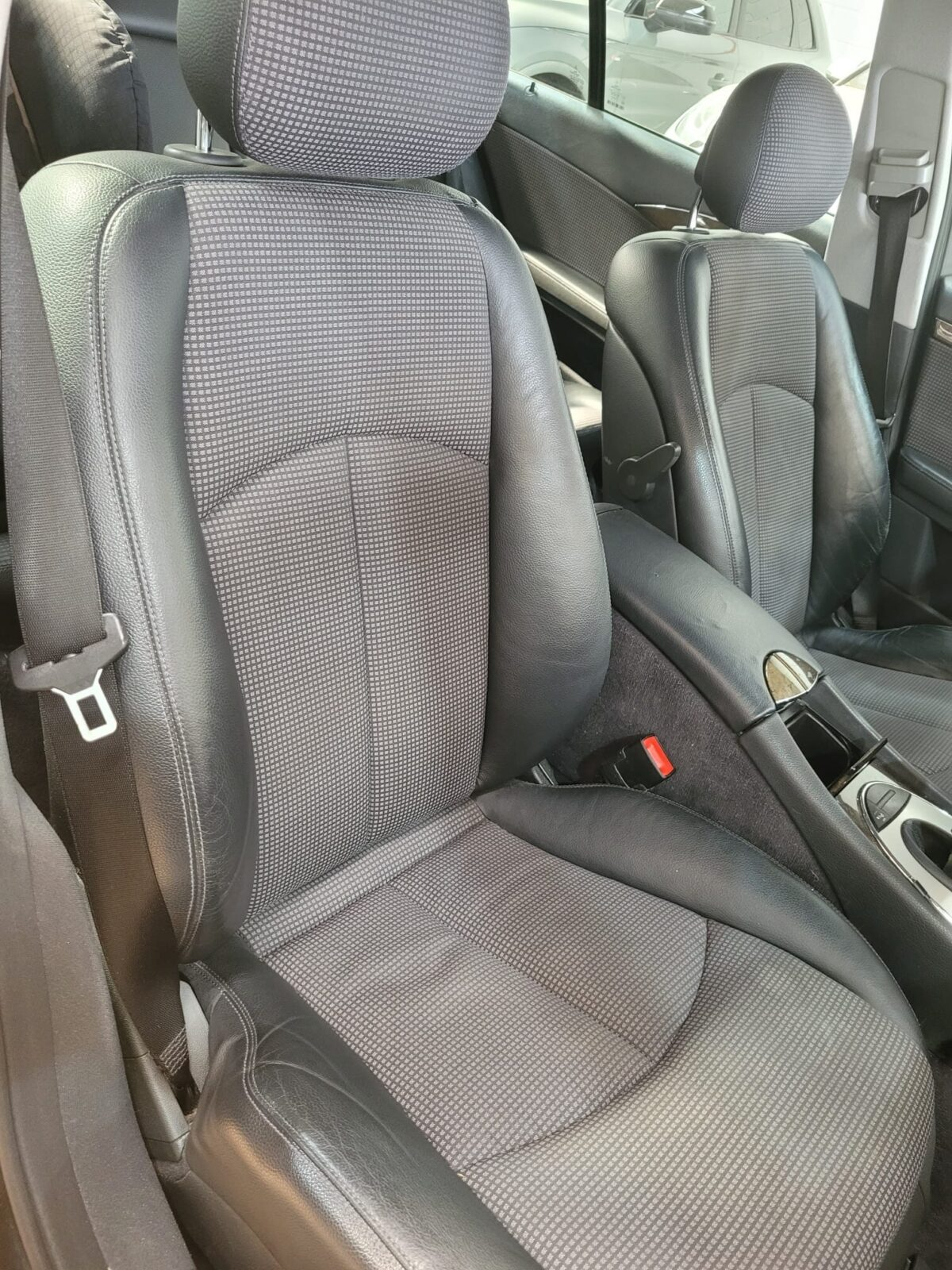 MERCEDES-BENZ E-class 220 CDI Avantgarde