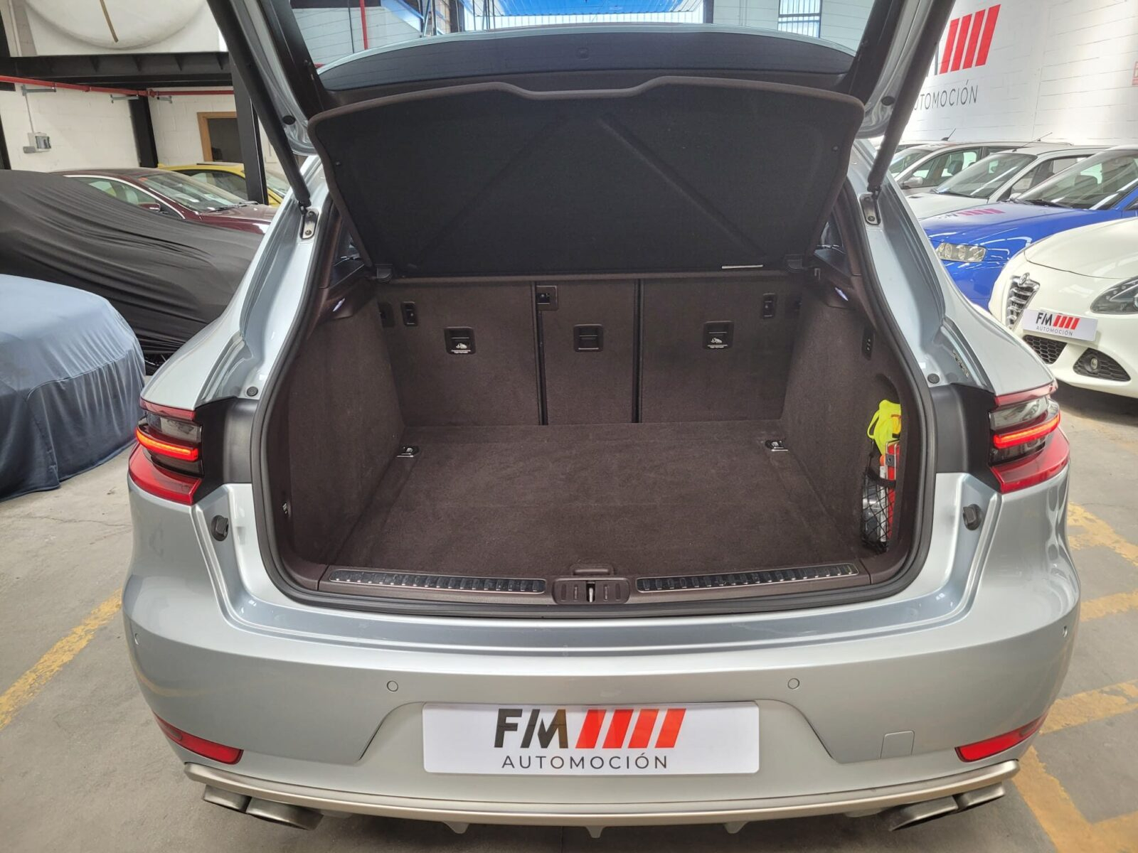 PORSCHE Macan TURBO