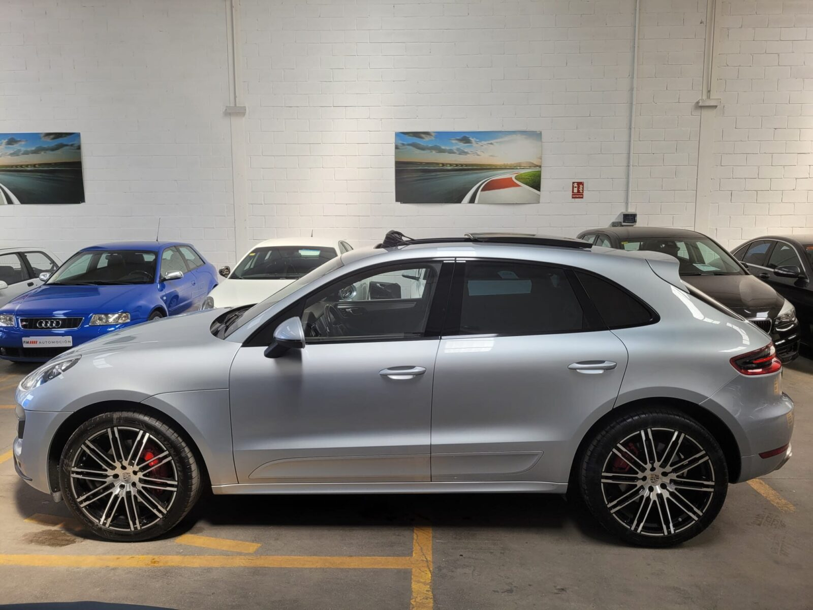PORSCHE Macan TURBO