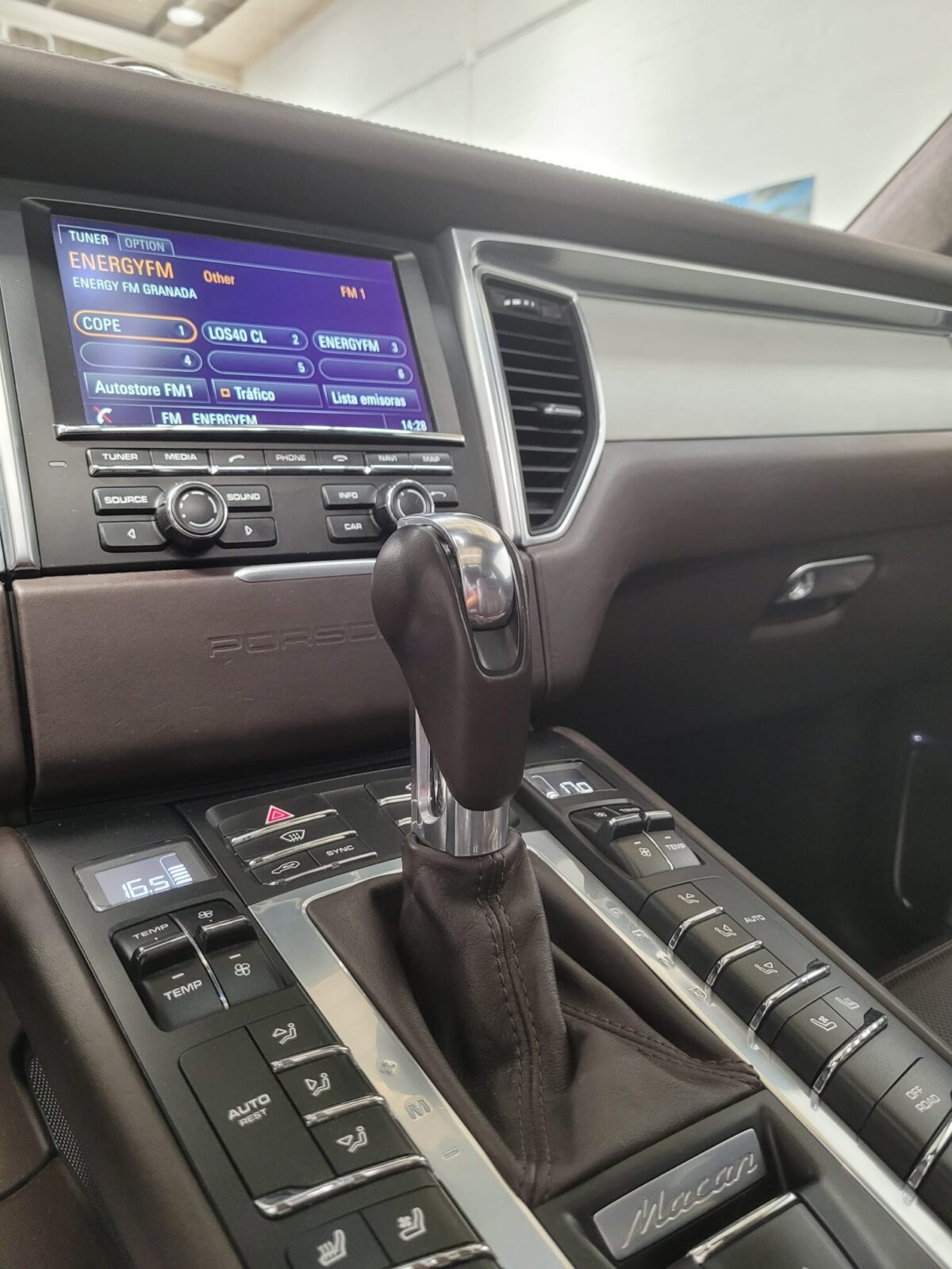 PORSCHE Macan TURBO