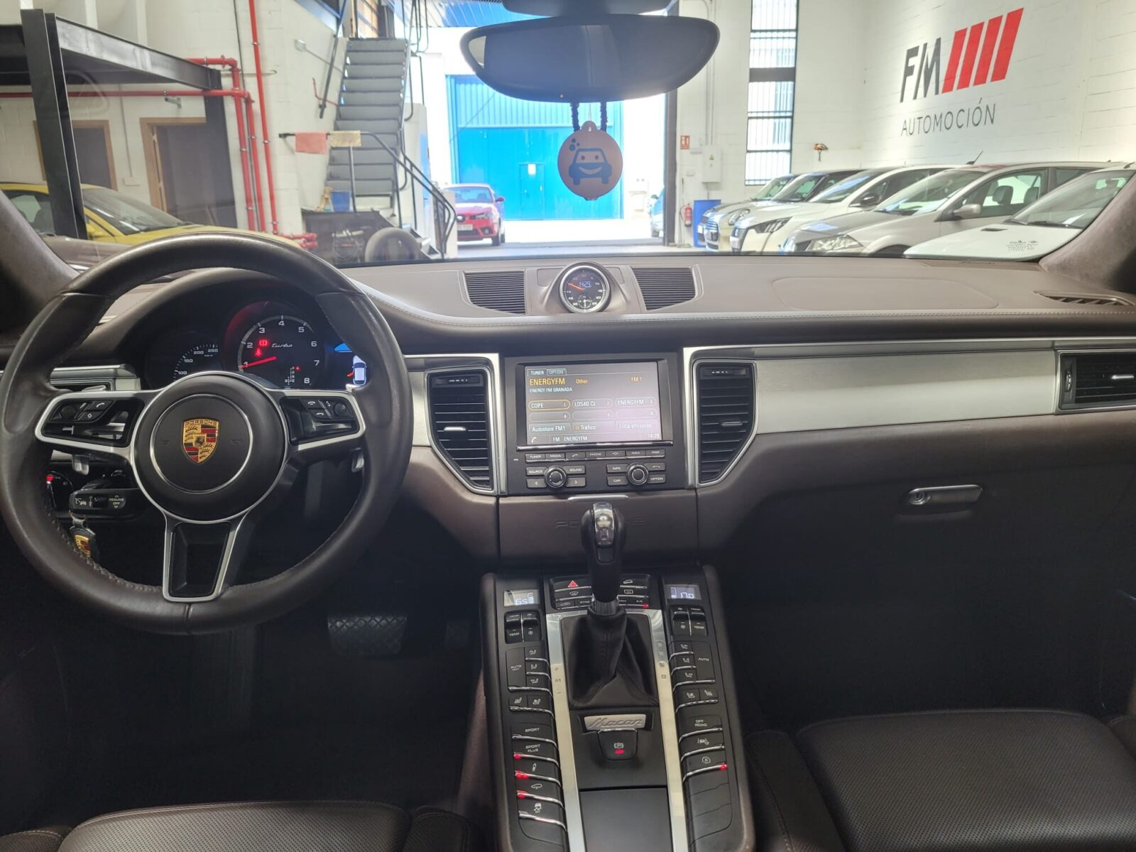 PORSCHE Macan TURBO