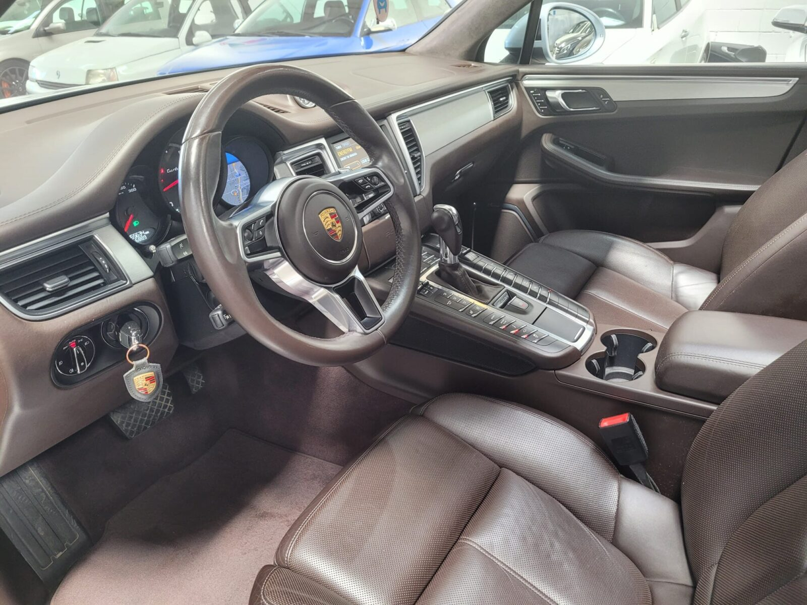 PORSCHE Macan TURBO