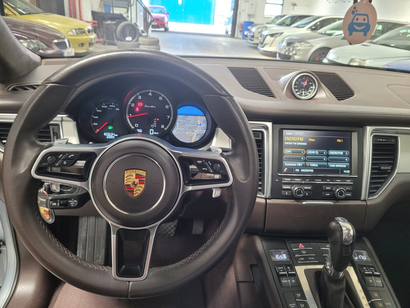 PORSCHE Macan TURBO