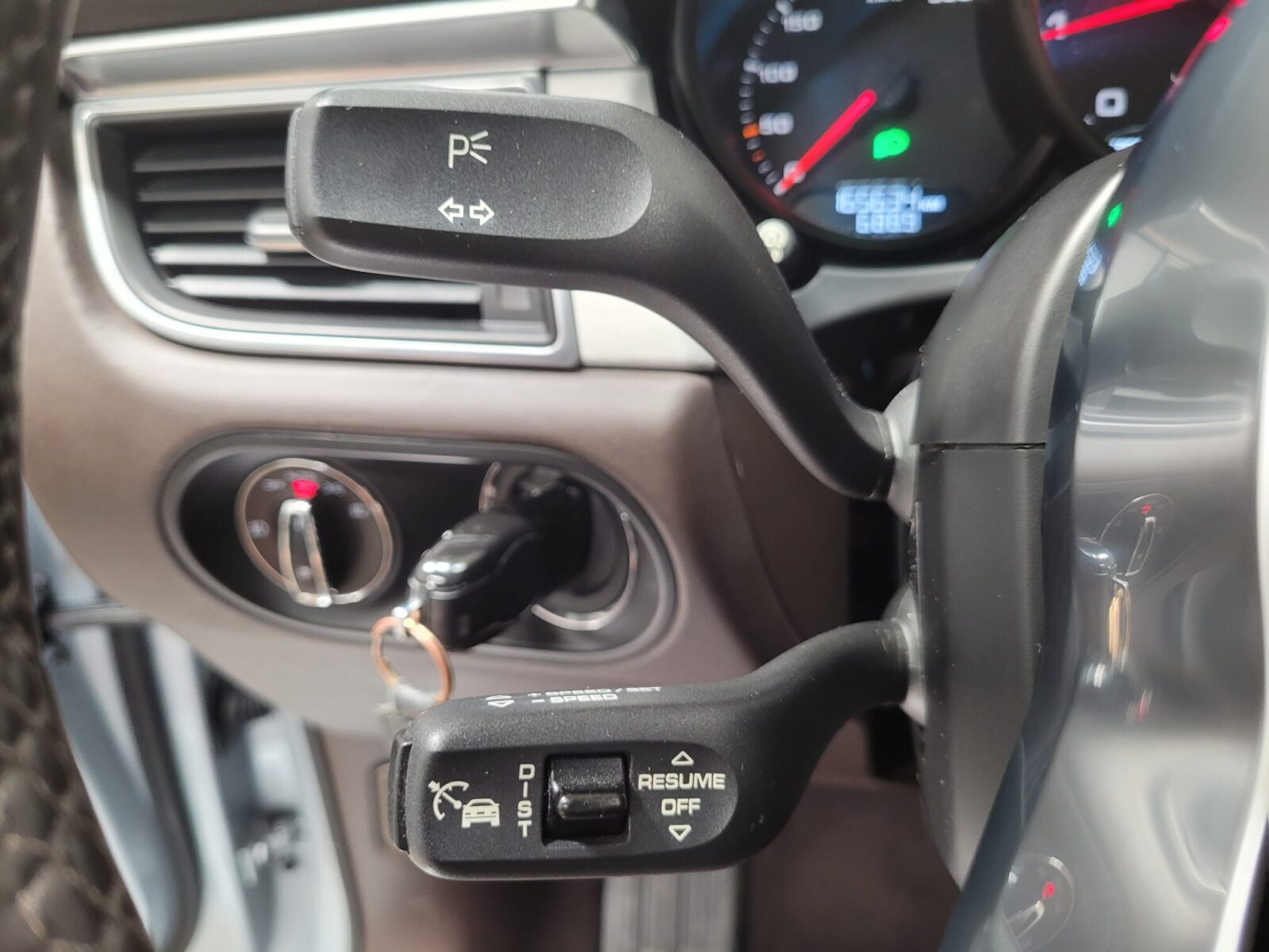 PORSCHE Macan TURBO