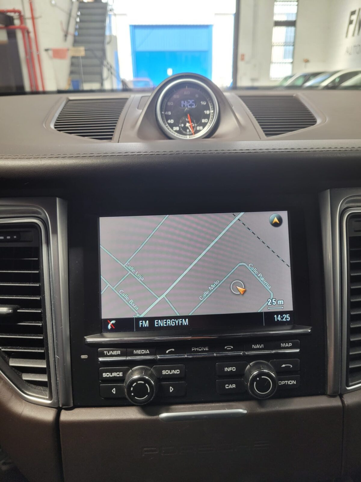 PORSCHE Macan TURBO