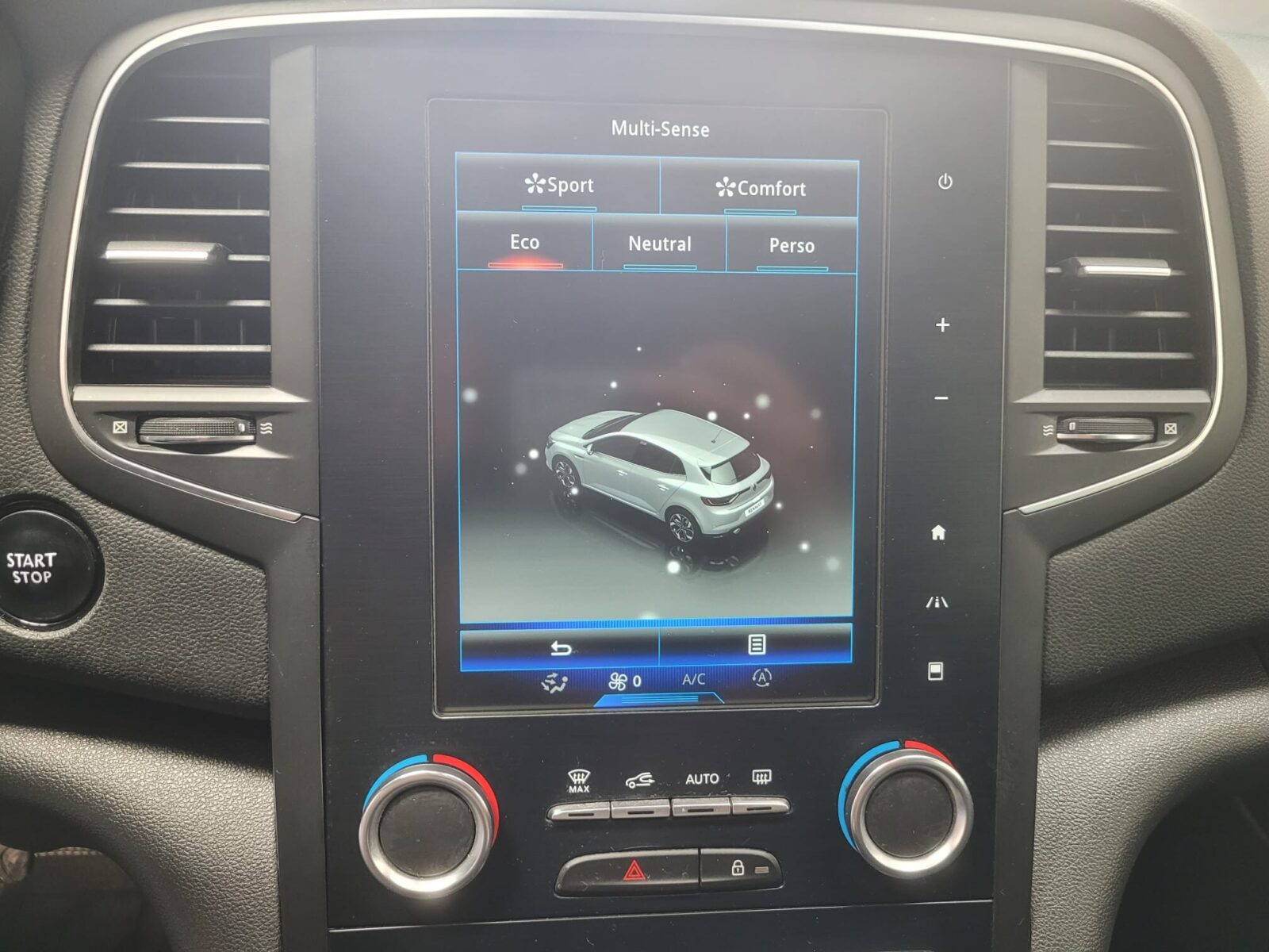 RENAULT Megane BOSE 