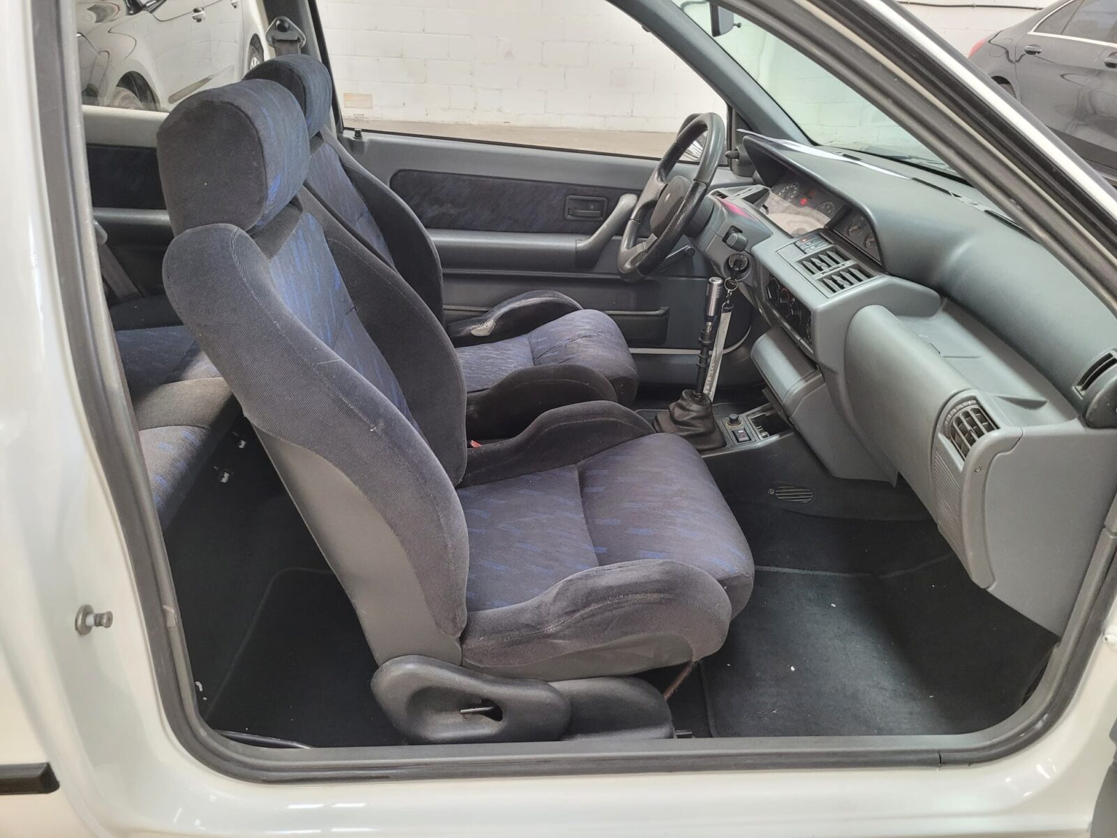 RENAULT Clio 16V