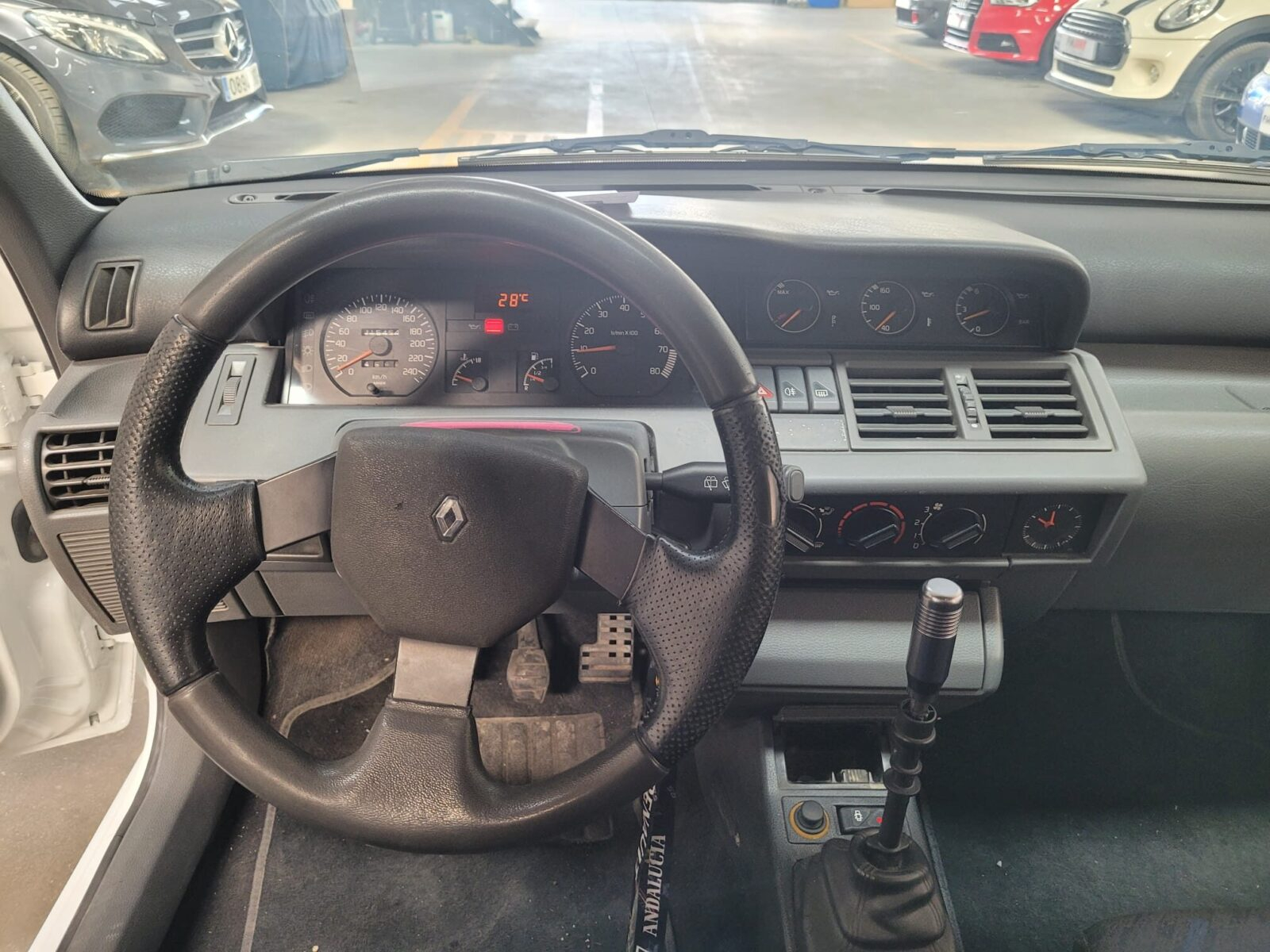 RENAULT Clio 16V