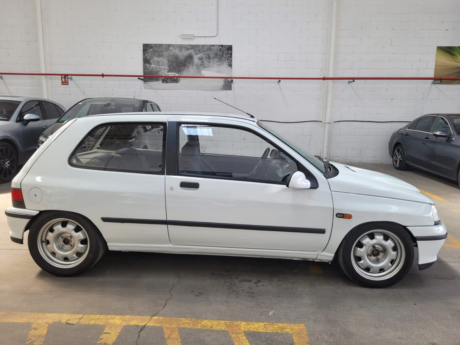 RENAULT Clio 16V