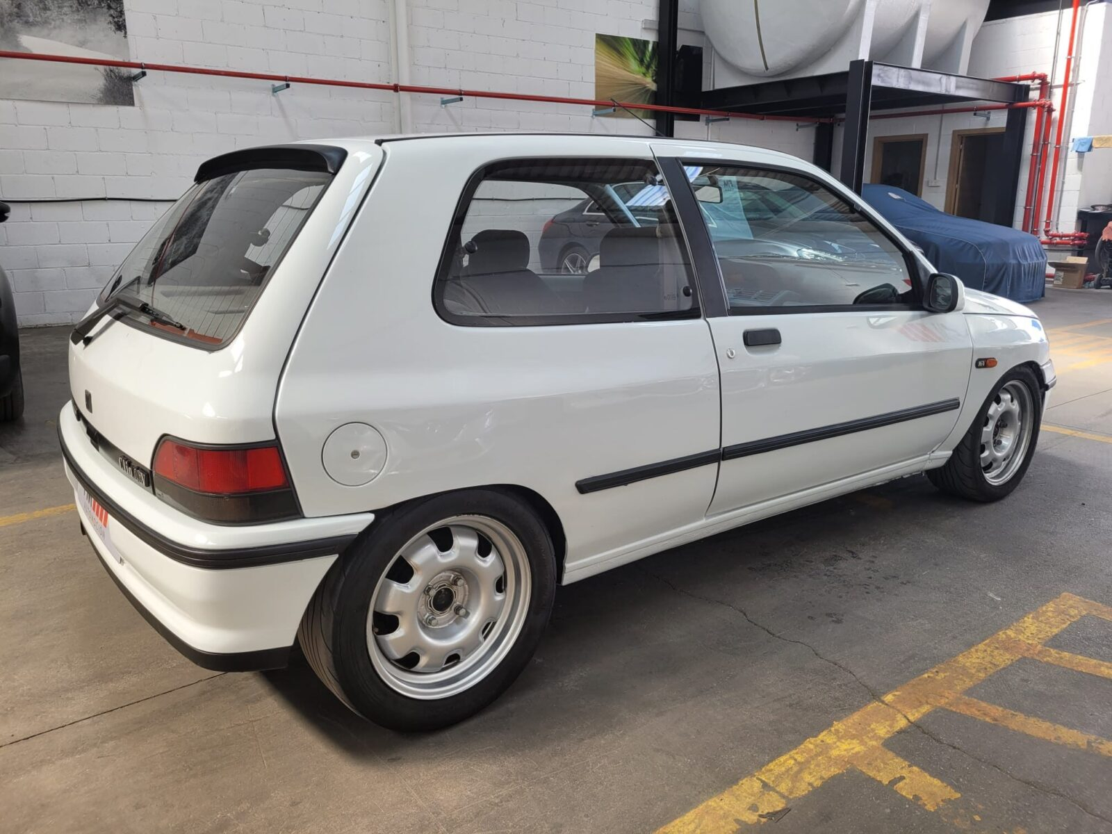RENAULT Clio 16V