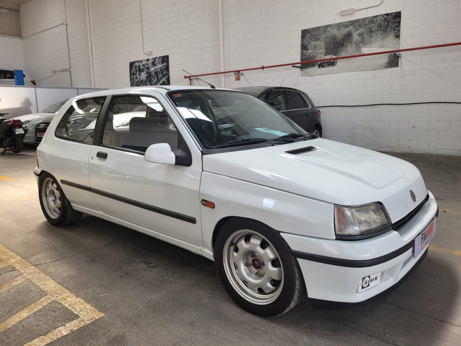RENAULT Clio 16V