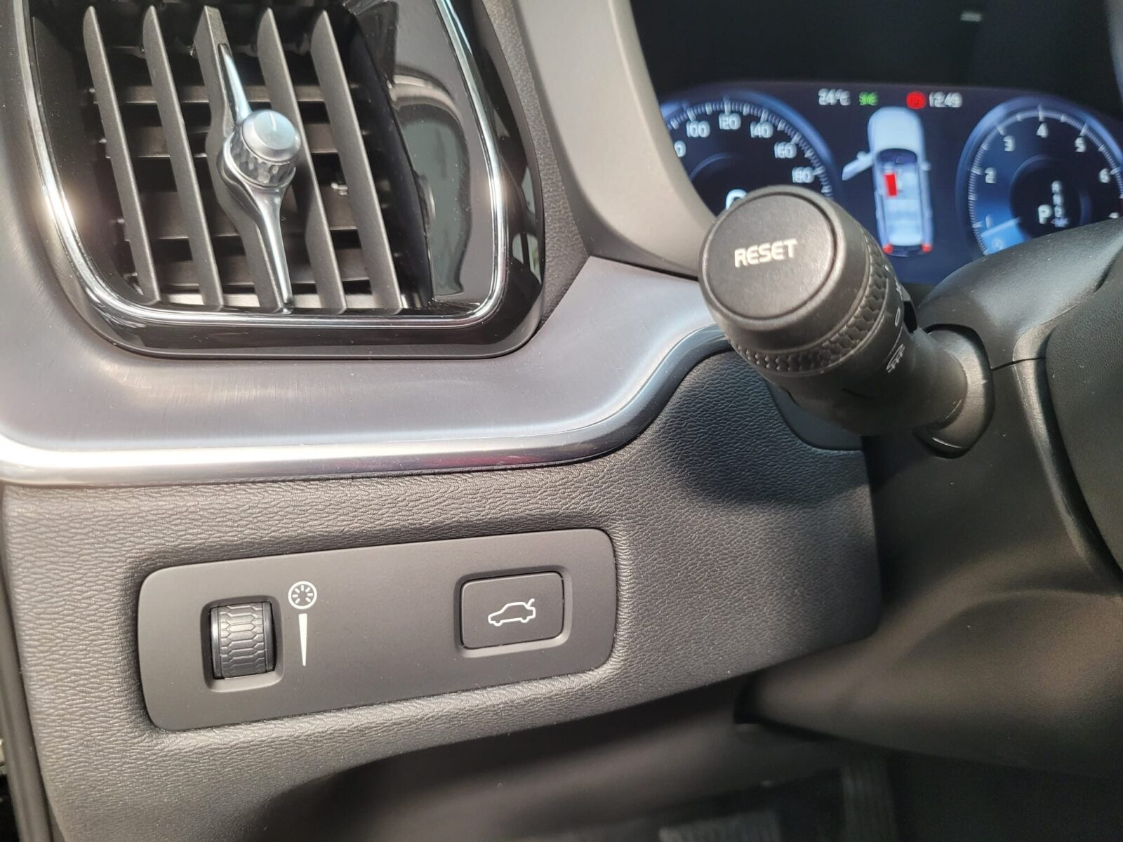 VOLVO XC60 B5 G AWD