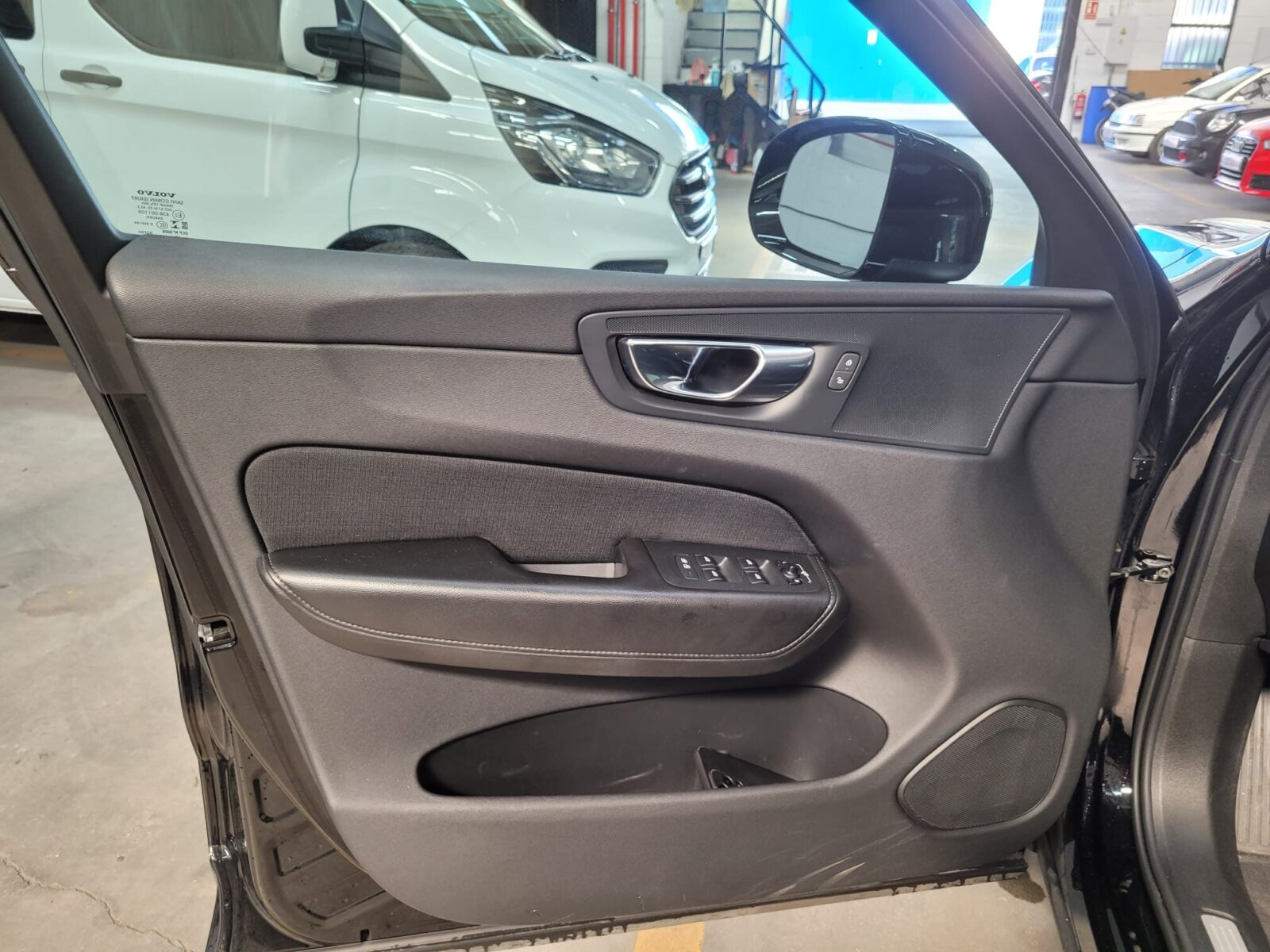 VOLVO XC60 B5 G AWD