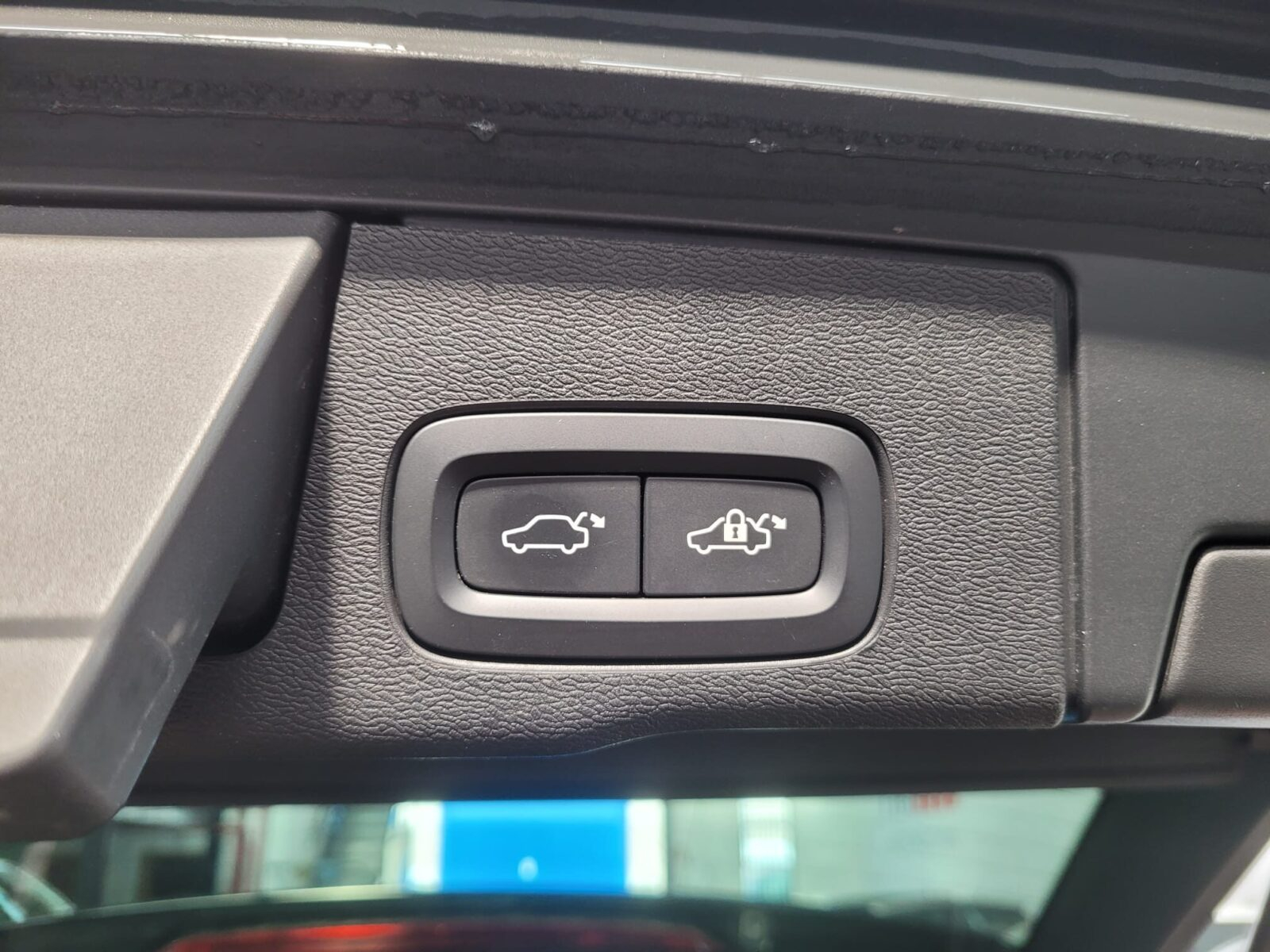 VOLVO XC60 B5 G AWD