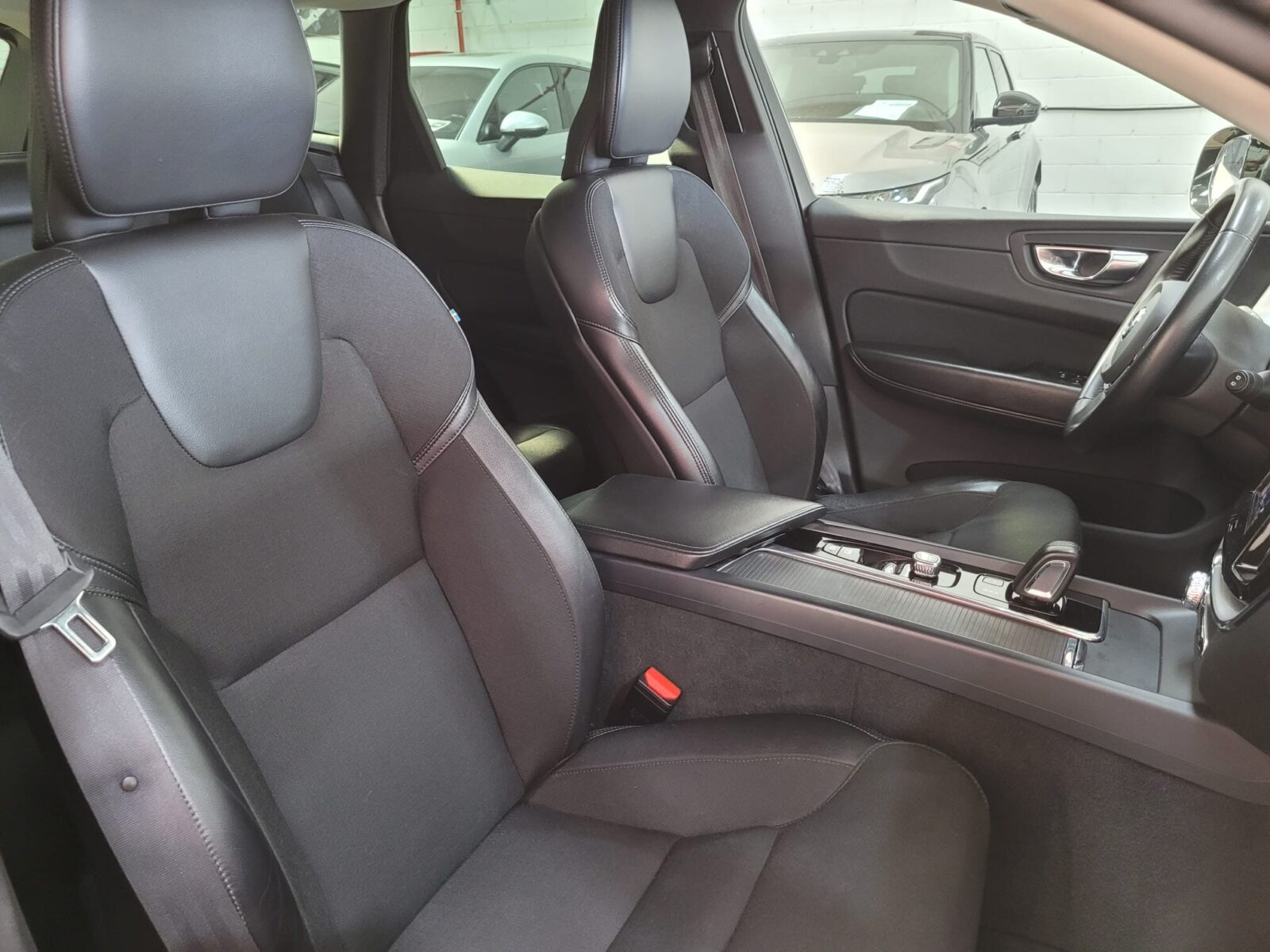 VOLVO XC60 B5 G AWD
