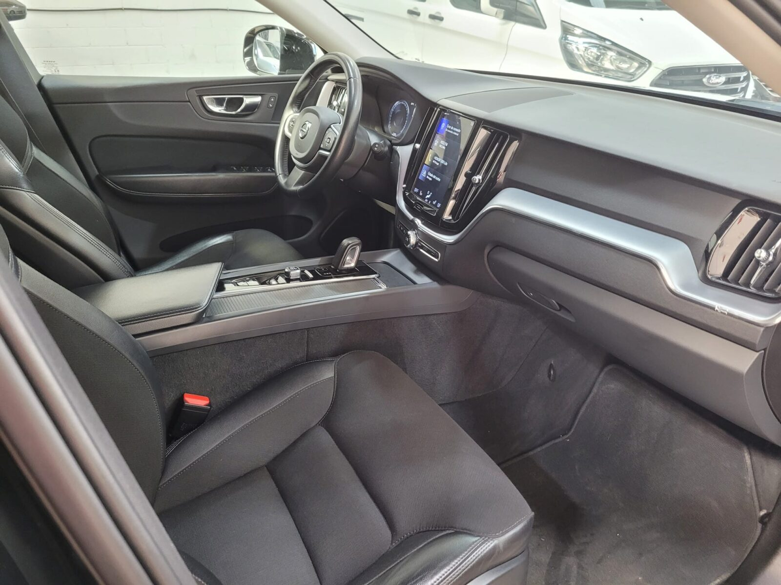 VOLVO XC60 B5 G AWD
