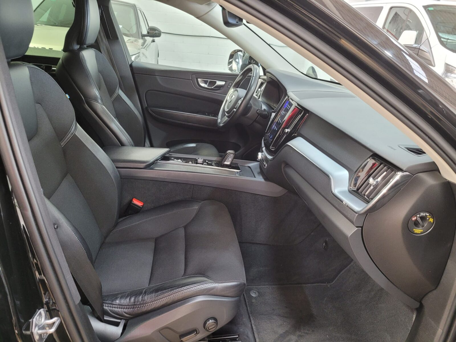 VOLVO XC60 B5 G AWD