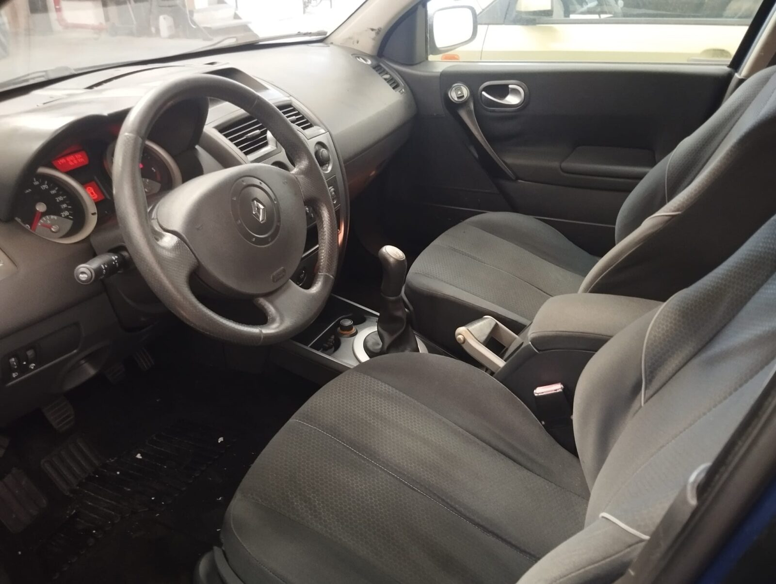 RENAULT Megane